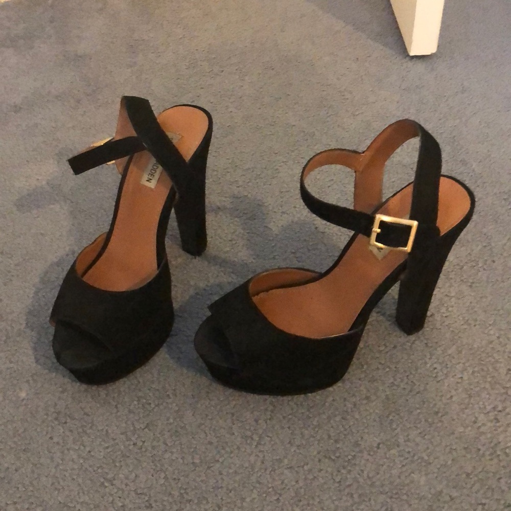 Steve Madden Suede Platform Heel Gem